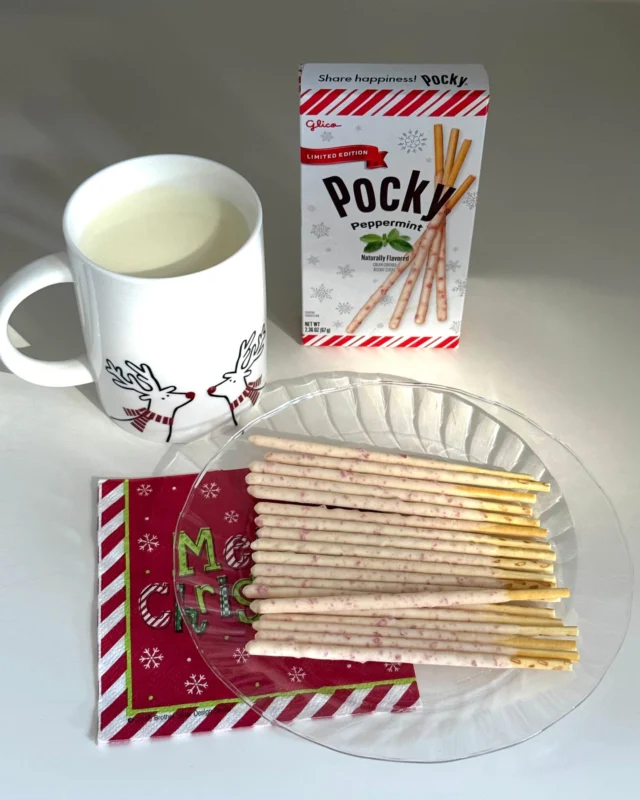 Pockyページ 🍫✨ It's POCKY DAY in Japan! 🇯🇵 (11/11) Yes — November 11 is